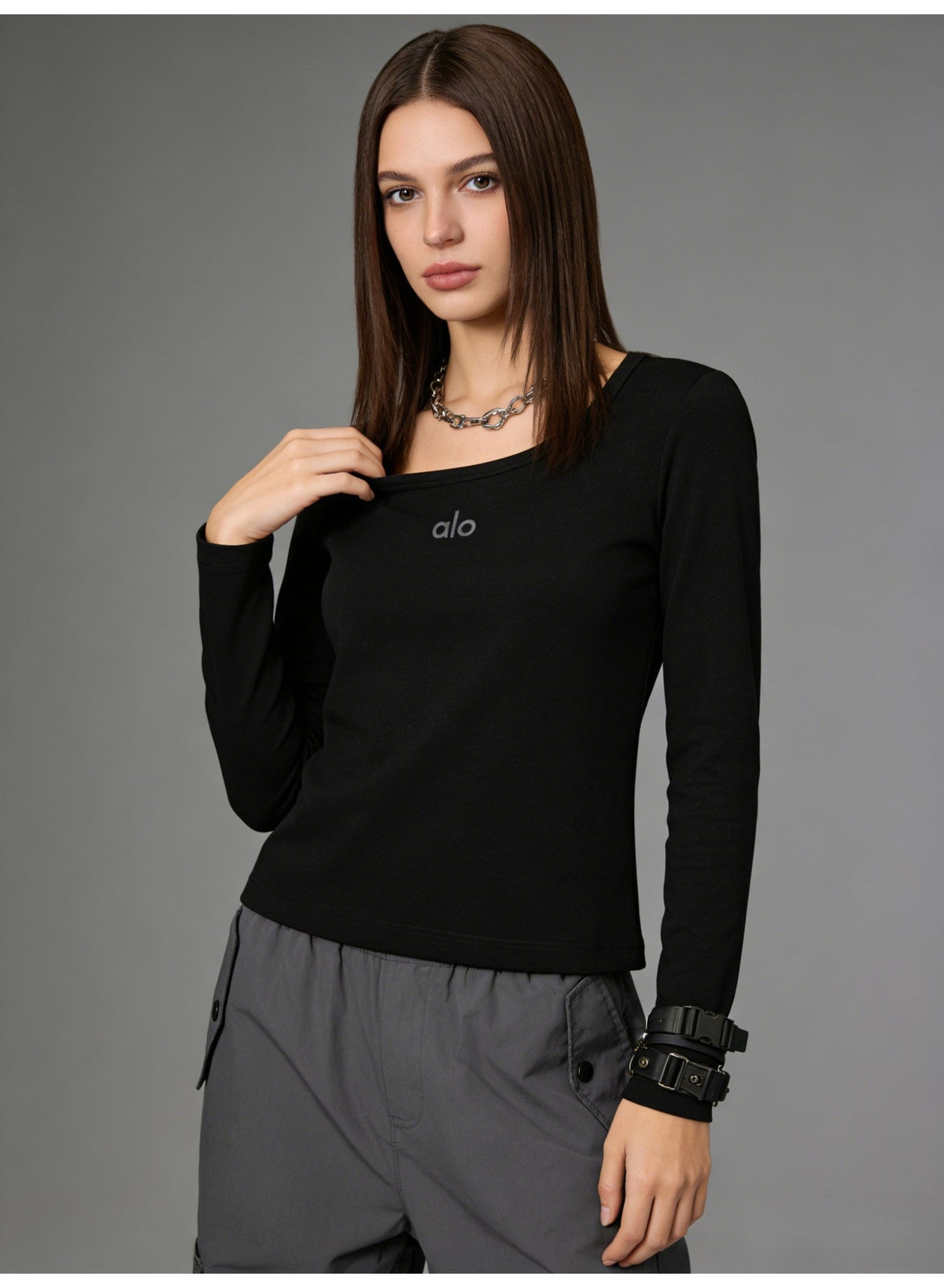 Alo Yoga Women's Black Warm Velvet Long Sleeve Top - Ther…